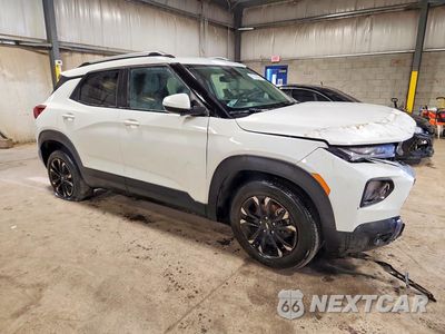 Czwarte zdjęcie samochodu z boku: 2021 CHEVROLET TRAILBLAZER LT VIN:KL79MRSL3MB160209 - miniatura