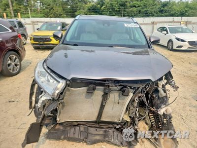 Piąte zdjęcie samochodu w środku: 2018 TOYOTA HIGHLANDER XLE VIN:5TDJZRFH5JS905229 - miniatura