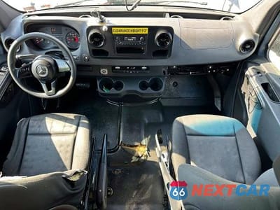 Piąte zdjęcie samochodu w środku: 2019 MERCEDES-BENZ SPRINTER 2500/3500 VIN:WD4PF1CDXKP134242 - miniatura