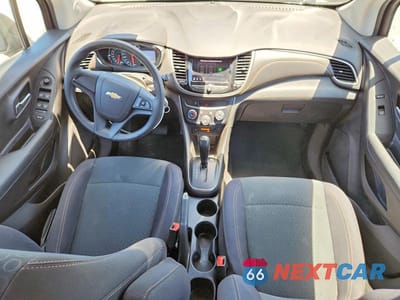 Zdjęcie 8 z 13 samochodu: 2020 CHEVROLET TRAX LS VIN:3GNCJKSB5LL122002 - miniatura