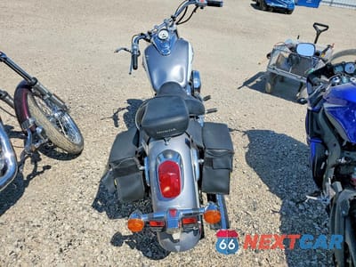 Czwarte zdjęcie samochodu z boku: 2001 HONDA VT750 CD2 VIN:JH2RC44661M451892 - miniatura