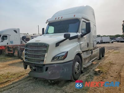 2018 FREIGHTLINER CASCADIA 126 SEMI TRUCK 3AKJHHDR5JSJR0332 - główne zdjęcie licytacji z USA - miniatura