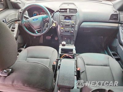 Zdjęcie 8 z 13 samochodu: 2017 FORD EXPLORER POLICE INTERCEPTOR VIN:1FM5K8AR6HGA44594 - miniatura