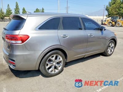 Trzecie zdjęcie samochodu z tyłu: 2018 KIA SORENTO SX V6 VIN:5XYPK4A59JG378338 - miniatura