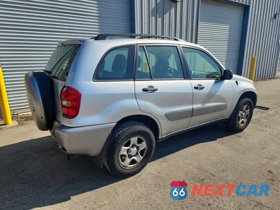 Trzecie zdjęcie samochodu z tyłu: 2005 TOYOTA RAV4 BASE VIN:JTEHD20VX56037071 - miniatura