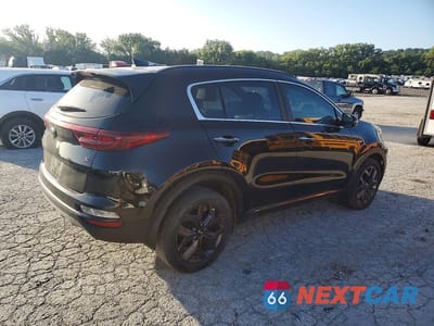 Trzecie zdjęcie samochodu z tyłu: 2020 KIA SPORTAGE S VIN:KNDP6CACXL7637545 - miniatura