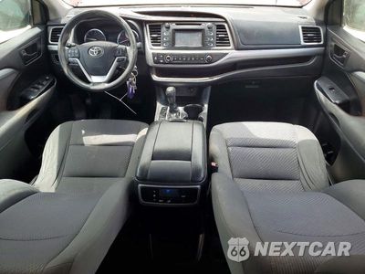 Zdjęcie 8 z 13 samochodu: 2016 TOYOTA HIGHLANDER LE VIN:5TDZKRFH7GS181415 - miniatura