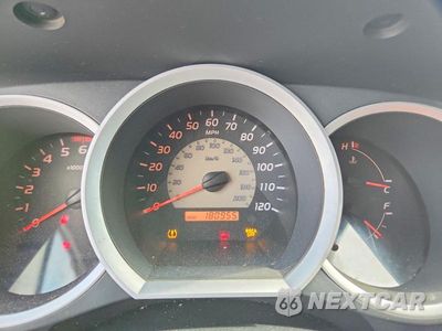 Zdjęcie 9 z 12 samochodu: 2011 TOYOTA TACOMA V6 VIN:3TMLU4EN8BM062548 - miniatura