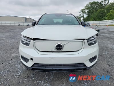 Zdjęcie 8 z 24 samochodu: 2021 VOLVO XC40 RECHARGE VIN:YV4ED3UR7M2536343 - miniatura