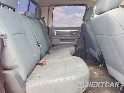 Zdjęcie 10 z 12 samochodu: 2015 RAM 3500 SLT VIN:3C63R3DL3FG555710 - miniatura