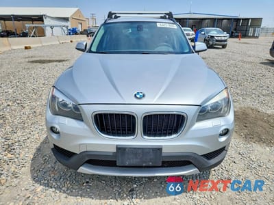 Piąte zdjęcie samochodu w środku: 2013 BMW X1 XDRIVE28I VIN:WBAVL1C56DVR92001 - miniatura