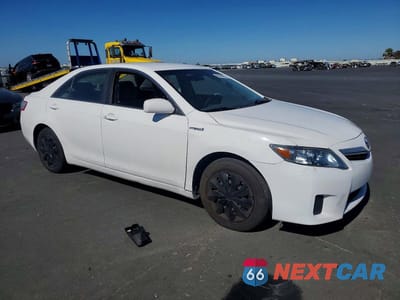 Czwarte zdjęcie samochodu z boku: 2011 TOYOTA CAMRY HYBRID VIN:4T1BB3EK7BU135398 - miniatura