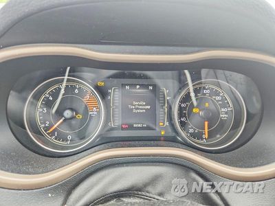 Zdjęcie 9 z 14 samochodu: 2017 JEEP CHEROKEE LATITUDE VIN:1C4PJMCSXHD218385 - miniatura