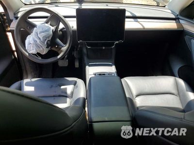 Zdjęcie 8 z 12 samochodu: 2024 TESLA MODEL Y VIN:7SAYGDED6RF111185 - miniatura