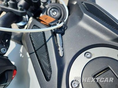 Zdjęcie 8 z 9 samochodu: 2025 YAMAHA MT09 VIN:JYARN94E9SA002759 - miniatura