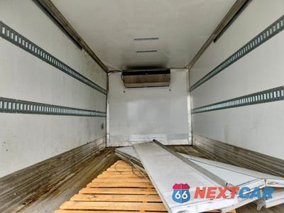 Zdjęcie 10 z 13 samochodu: 2025 ISUZU NRR REFRIGERATED BOX TRUCK VIN:JALE5W165S7P05060 - miniatura