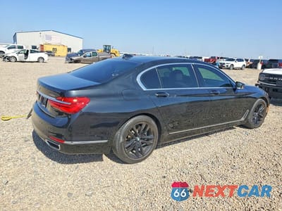 Trzecie zdjęcie samochodu z tyłu: 2016 BMW 750 XI VIN:WBA7F2C55GG415698 - miniatura