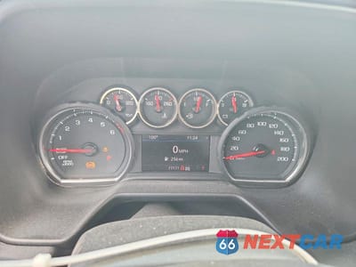 Zdjęcie 9 z 13 samochodu: 2021 CHEVROLET SUBURBAN K1500 RST VIN:1GNSKEKD4MR441400 - miniatura