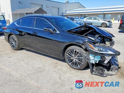 Czwarte zdjęcie samochodu z boku: 2025 LEXUS ES 350 BASE VIN:58ADZ1B11SU187929 - miniatura