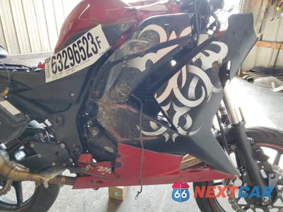 Zdjęcie 7 z 10 samochodu: 2010 KAWASAKI EX250 J VIN:JKAEXMJ1XADA64957 - miniatura