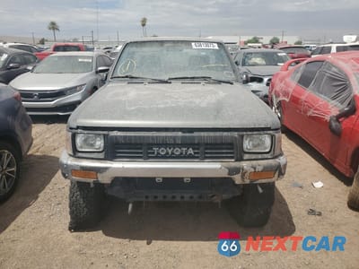 Piąte zdjęcie samochodu w środku: 1989 TOYOTA PICKUP 1/2 TON SHORT WHEELBASE DLX VIN:JT4VN01DXK2000300 - miniatura