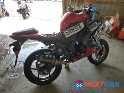 Czwarte zdjęcie samochodu z boku: 2010 KAWASAKI EX250 J VIN:JKAEXMJ1XADA64957 - miniatura