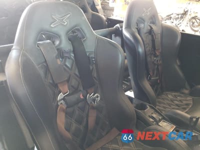 Piąte zdjęcie samochodu w środku: 2018 CAN-AM MAVERICK X3 MAX X RS TURBO R VIN:3JBVNAW46JK002968 - miniatura