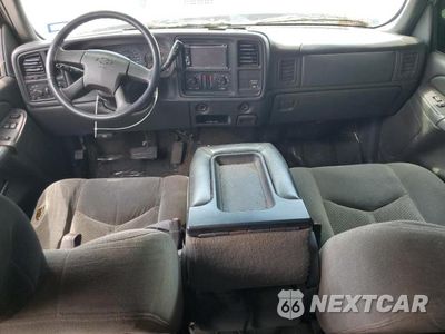 Zdjęcie 8 z 12 samochodu: 2004 CHEVROLET SILVERADO C2500 HEAVY DUTY VIN:1GCHC29154E207560 - miniatura