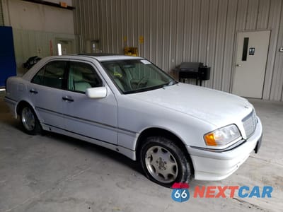 Czwarte zdjęcie samochodu z boku: 1998 MERCEDES-BENZ C 230 VIN:WDBHA23G6WA642857 - miniatura