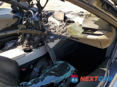 Zdjęcie 8 z 11 samochodu: 2016 BMW I8 VIN:WBY2Z2C53GV675404 - miniatura