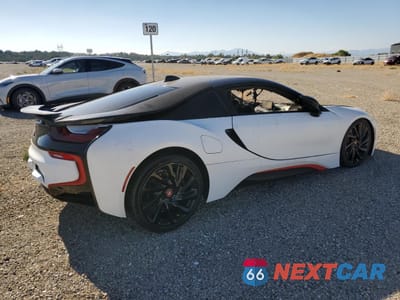 Trzecie zdjęcie samochodu z tyłu: 2016 BMW I8 VIN:WBY2Z2C53GV675404 - miniatura