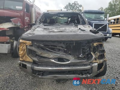 Piąte zdjęcie samochodu w środku: 2020 FORD F550 SUPER DUTY VIN:1FDUF5GN7LEE10781 - miniatura