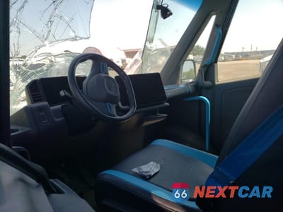 Zdjęcie 7 z 12 samochodu: 2022 RIVIAN EDV 700 VIN:7FCEHDB73NN003690 - miniatura