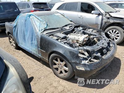 Czwarte zdjęcie samochodu z boku: 2004 MERCEDES-BENZ SLK 230 KOMPRESSOR VIN:WDBKK49F74F303635 - miniatura