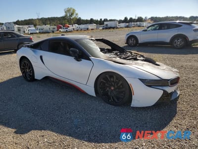 Czwarte zdjęcie samochodu z boku: 2016 BMW I8 VIN:WBY2Z2C53GV675404 - miniatura