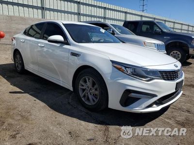 Czwarte zdjęcie samochodu z boku: 2020 KIA OPTIMA LX VIN:5XXGT4L36LG431139 - miniatura