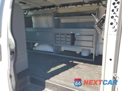 Zdjęcie 11 z 13 samochodu: 2015 GMC SAVANA G2500 VIN:1GTW7FCF1F1214779 - miniatura