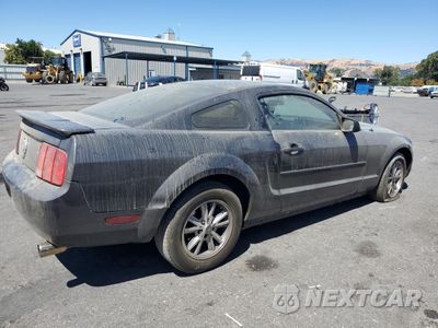 Trzecie zdjęcie samochodu z tyłu: 2007 FORD MUSTANG VIN:1ZVFT80N375297707 - miniatura