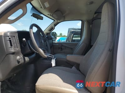 Zdjęcie 7 z 13 samochodu: 2017 GMC SAVANA G2500 VIN:1GTW7AFF6H1127798 - miniatura