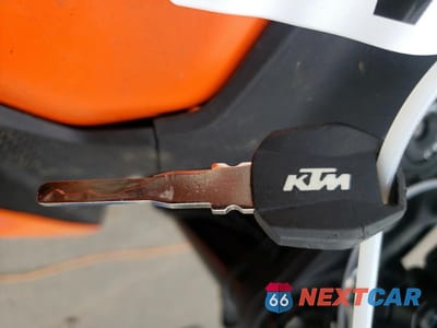 Zdjęcie 8 z 9 samochodu: 2024 KTM 390 DUKE VIN:MD2JPJ402RN277520 - miniatura