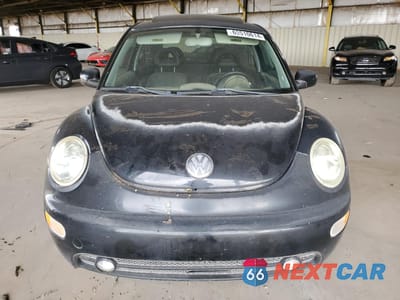 Piąte zdjęcie samochodu w środku: 2002 VOLKSWAGEN NEW BEETLE GLX VIN:3VWDD21C42M401557 - miniatura