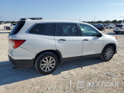 Trzecie zdjęcie samochodu z tyłu: 2020 HONDA PILOT LX VIN:5FNYF5H12LB028576 - miniatura