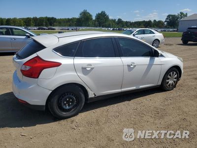 Trzecie zdjęcie samochodu z tyłu: 2012 FORD FOCUS TITANIUM VIN:1FAHP3N21CL198946 - miniatura