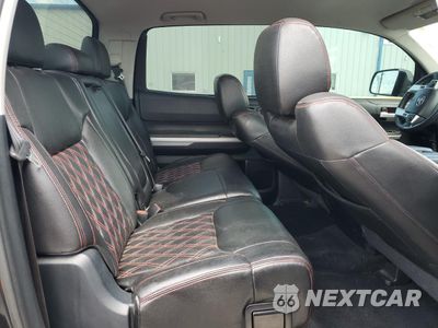 Zdjęcie 10 z 12 samochodu: 2018 TOYOTA TUNDRA CREWMAX SR5 VIN:5TFEY5F14JX234565 - miniatura