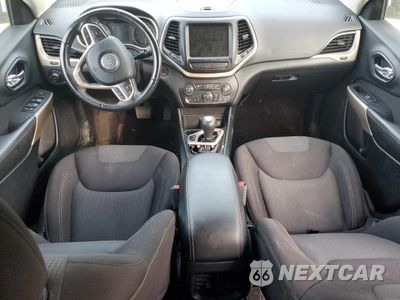 Zdjęcie 8 z 13 samochodu: 2017 JEEP CHEROKEE LATITUDE VIN:1C4PJLCB1HW623131 - miniatura