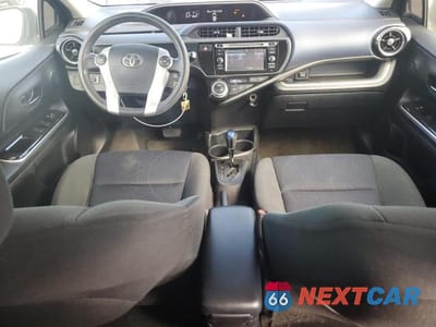 Zdjęcie 8 z 12 samochodu: 2015 TOYOTA PRIUS C TWO VIN:JTDKDTB38F1095397 - miniatura