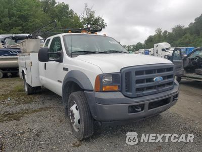 Czwarte zdjęcie samochodu z boku: 2006 FORD F450 SUPER DUTY VIN:1FDXX47P96EB50197 - miniatura