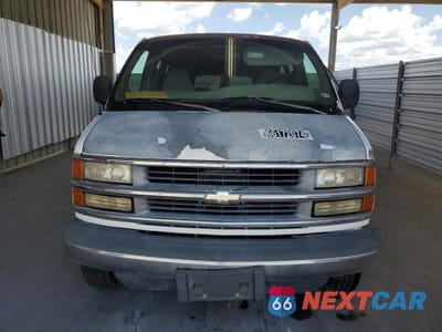 Piąte zdjęcie samochodu w środku: 2001 CHEVROLET EXPRESS G3500 VIN:1GAHG39R711145669 - miniatura