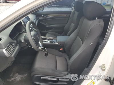 Zdjęcie 7 z 12 samochodu: 2019 HONDA ACCORD LX VIN:1HGCV1F1XKA157795 - miniatura