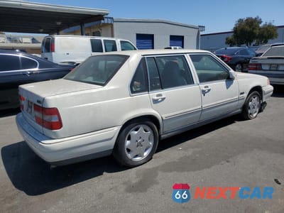 Trzecie zdjęcie samochodu z tyłu: 1996 VOLVO 960 VIN:YV1KS9601T1093778 - miniatura